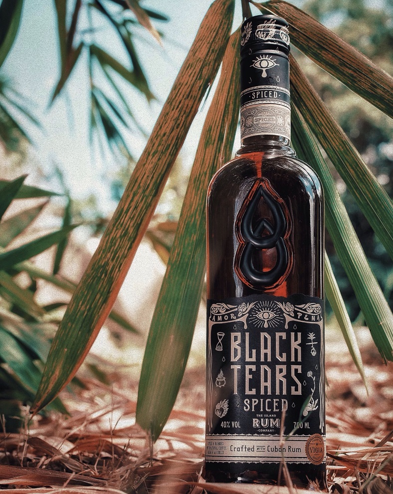 Black Tears Kubai Száraz Fűszeres Rum 40